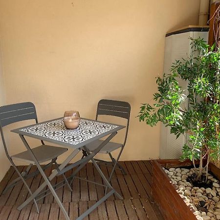 Grand Studio Avec Coin Nuit, Proche Mer Et Montagnes Roquebrune-sur Argens Kültér fotó