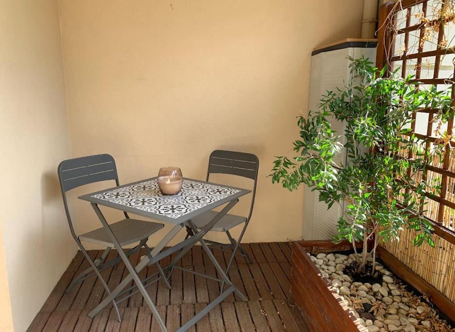 Grand Studio Avec Coin Nuit, Proche Mer Et Montagnes Roquebrune-sur Argens Kültér fotó